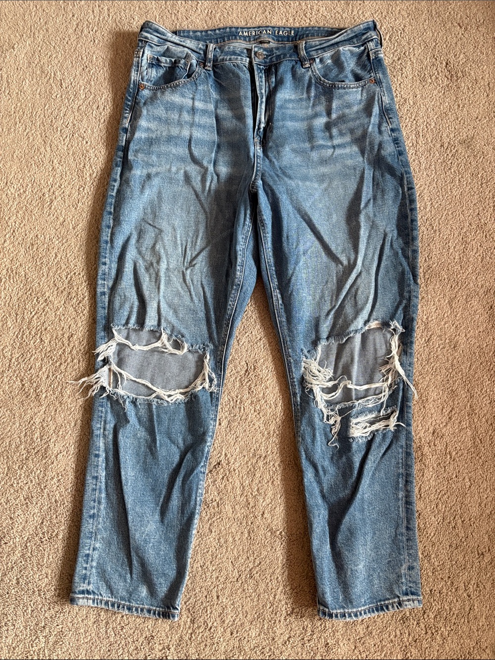 American Eagle Outfitters Women's Strigid Mom Jeans